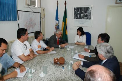 1983-superintendente-da-infraero-visita-tres-lagoas