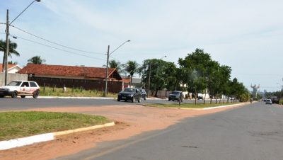 20125-pintura-do-meio-fio-das-avenidas-e-ruas-de-tres-lagoas