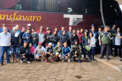 Partida da Equipe para os Jogos Escolares