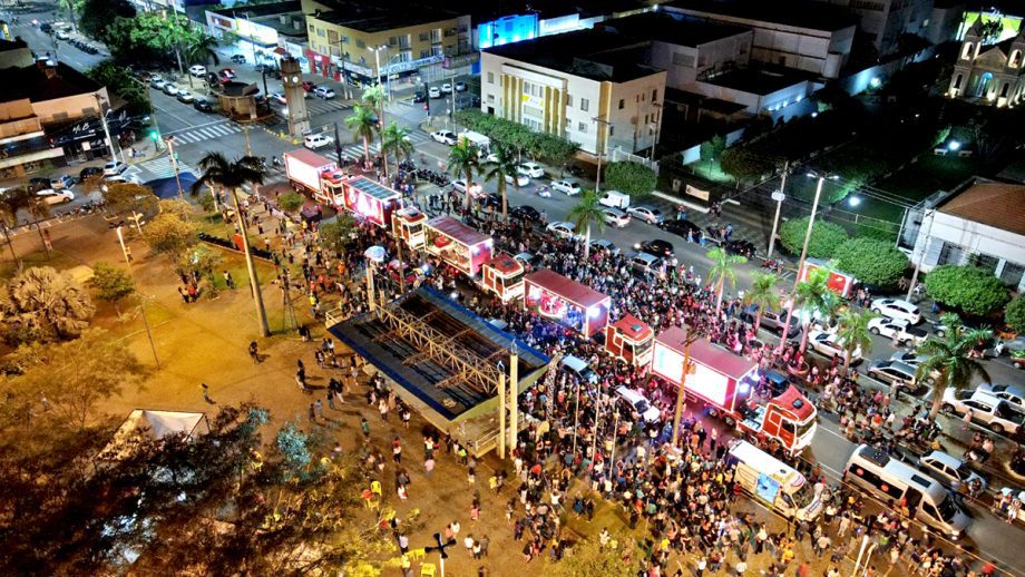 Caminhões iluminados da Caravana Coca-Cola passaram por TL e abriram  festividades de final de ano – Prefeitura Três Lagoas