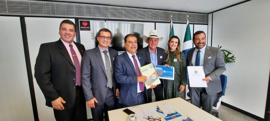 No Senado Federal, lideranças de Três Lagoas se reúnem com senador Nelsinho Trad No Senado Federal, lideranças de Três Lagoas se reúnem com senador Nelsinho Trad
