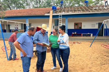 Guerreiro acompanha início dos reparos EM Irmão Scheilla