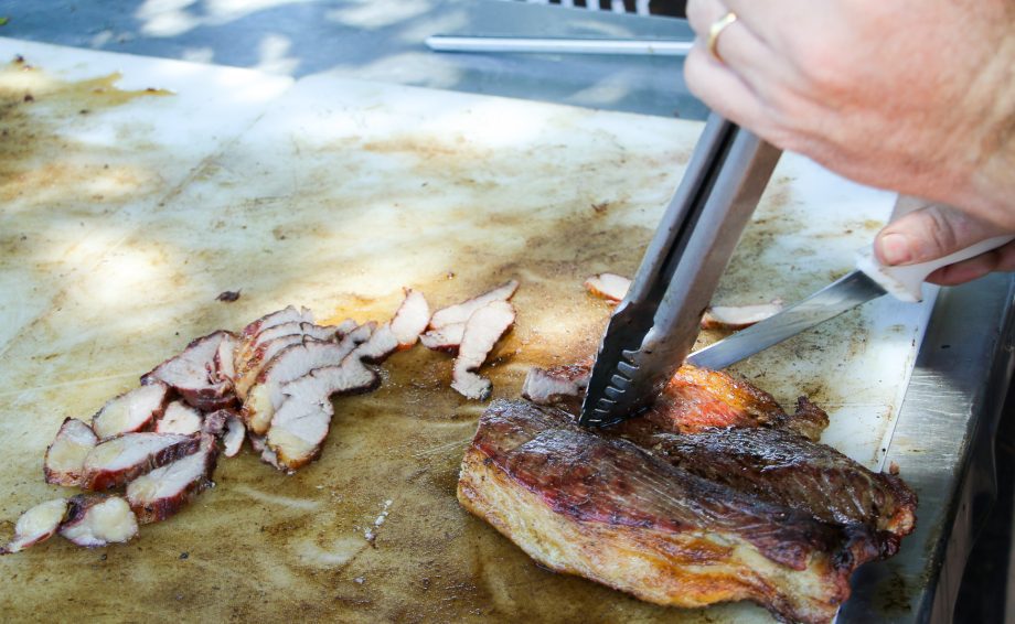 Churrasco anima participantes do Serviço de Convivência e Fortalecimento de Vínculos “Tia Nega”