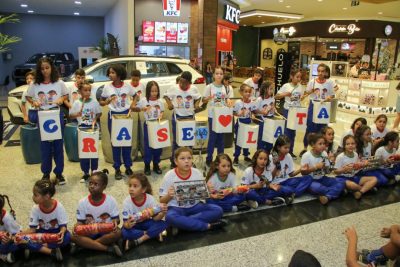 APRESENTA&Ccedil;&Atilde;O CORAL CRASE LATA (14)