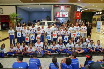 APRESENTA&Ccedil;&Atilde;O CORAL CRASE LATA (20)