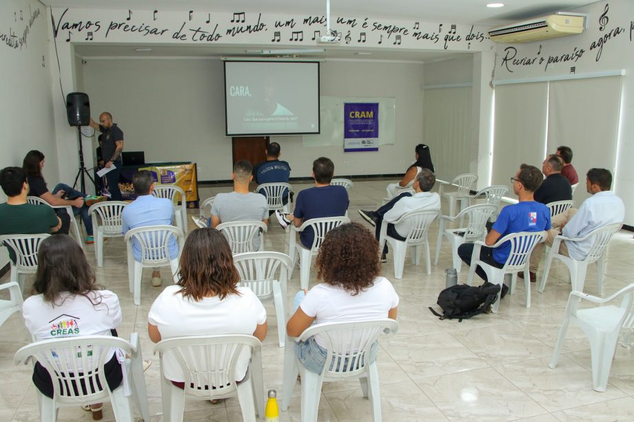 Três Lagoas realiza ação da Campanha do Laço Branco com participação de servidores