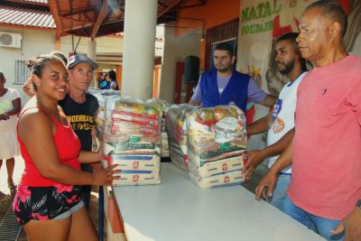 ENTREGA_CESTA_NATAL_SOLID&Aacute;RIO (1)
