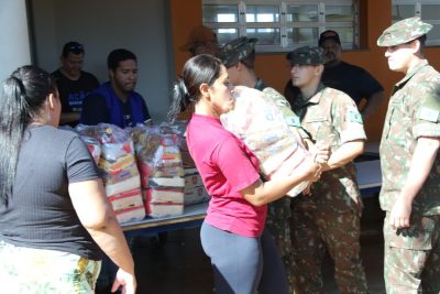 ENTREGA_CESTA_NATAL_SOLID&Aacute;RIO (17)