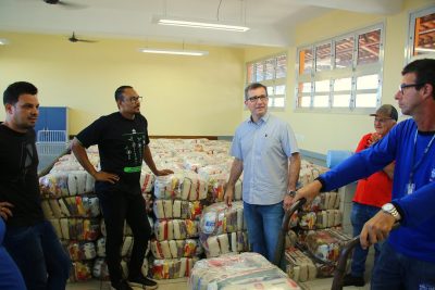 ENTREGA_CESTA_NATAL_SOLID&Aacute;RIO (21)
