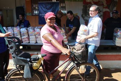 ENTREGA_CESTA_NATAL_SOLID&Aacute;RIO (23)