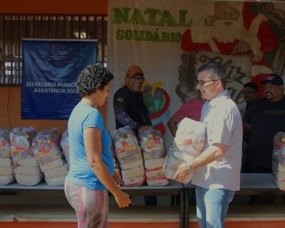 ENTREGA_CESTA_NATAL_SOLID&Aacute;RIO (27)