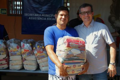 ENTREGA_CESTA_NATAL_SOLID&Aacute;RIO (31)