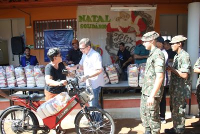 ENTREGA_CESTA_NATAL_SOLID&Aacute;RIO (34)