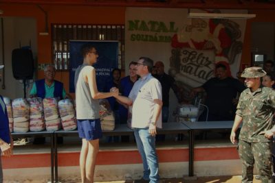 ENTREGA_CESTA_NATAL_SOLID&Aacute;RIO (38)