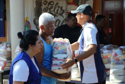 ENTREGA_CESTA_NATAL_SOLID&Aacute;RIO (7)