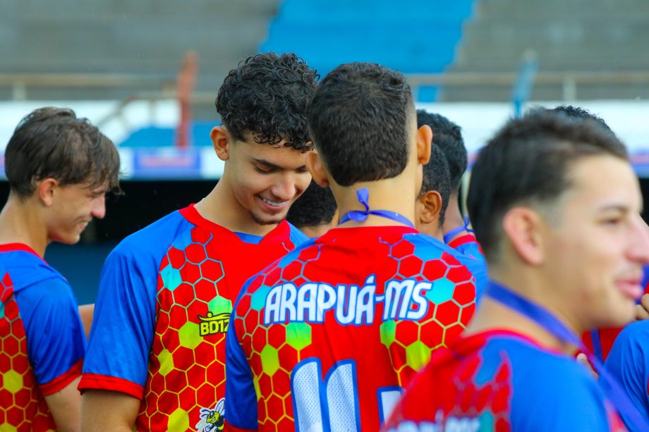Equipe Arapuá/Prof. Lelão conquista o título do Campeonato Municipal de Futebol Sub-17