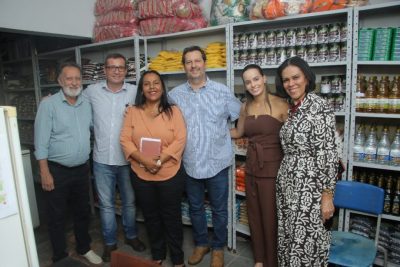 ENTREGA ONIBUS E ALIMENTOS APAE - 05-02 (6)