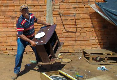 A&Ccedil;&Atilde;O DE LIMPEZA - &Aacute;rea adjancente ao CENTRO POP (101)