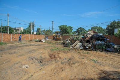 AÇÃO DE LIMPEZA - Área adjancente ao CENTRO POP (105)