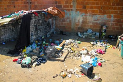 AÇÃO DE LIMPEZA - Área adjancente ao CENTRO POP (73)