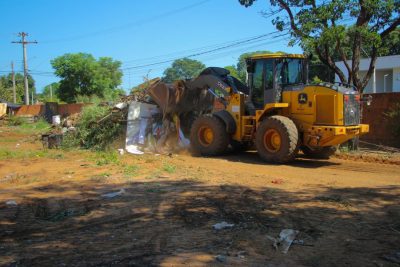 AÇÃO DE LIMPEZA - Área adjancente ao CENTRO POP (75)