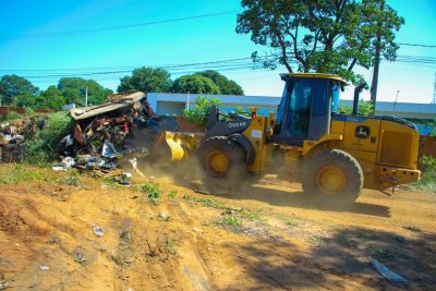 AÇÃO DE LIMPEZA - Área adjancente ao CENTRO POP (82)