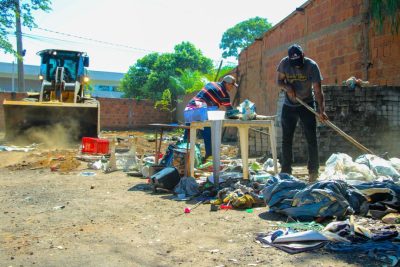 AÇÃO DE LIMPEZA - Área adjancente ao CENTRO POP (83)