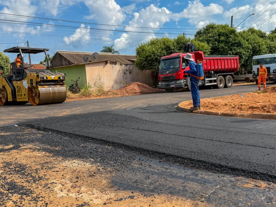 Jardim Flamboyant continua com obras de pavimentação e drenagem
