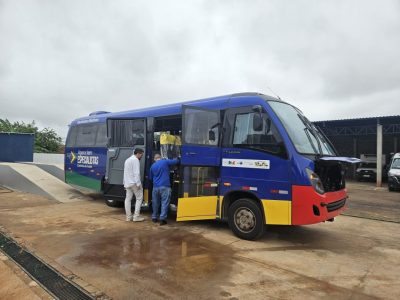 ÔNIBUS AGORA TEM ESPECIALISTA (1)