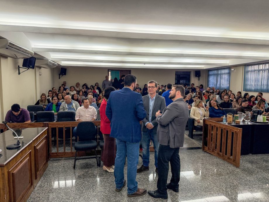 Projeto “Escutas na Cabana” fortalece rede de proteção à infância com capacitação em Três Lagoas