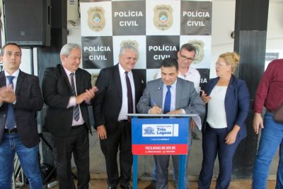 SALA LIL&Aacute;S 11-06 (44)