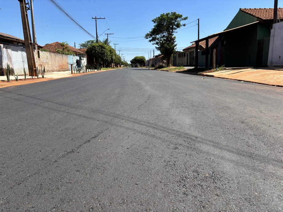 Prefeitura de Três Lagoas conclui asfalto no Jardim Rodrigues e Novo Alvorada