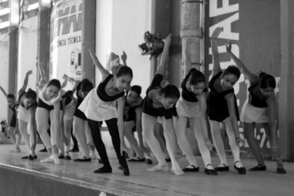 21008-alunas-da-turma-de-ballet