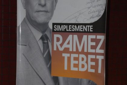 2195-lancado-em-tres-lagoas-livro-que-conta-a-trajetoria-de-vida-de-ramez-tebet