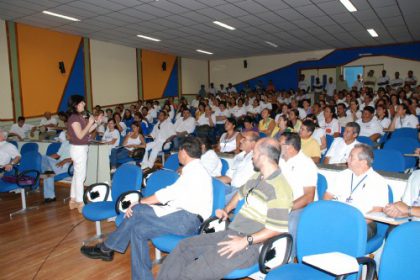 2215-saude-apresenta-projeto-de-combate-a-dengue-para-2008