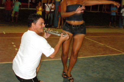 2235-escola-de-samba-ensaia-harmonia-do-enredo-2008
