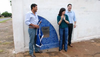 2309-prefeita-inaugura-asfalto-e-autoriza-mais-obras-na-vila-nova