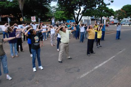 2315-ginastica-laboral-movimenta-o-dia-mundial-da-atividade-fisica