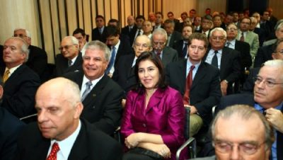 2364-simone-participa-de-encontro-com-empresarios-em-sao-paulo