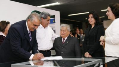 2451-simone-assina-convenios-de-emendas-parlamentares-com-governo-do-estado