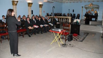 2458-prefeita-simone-profere-palestras-a-macons-e-jovens