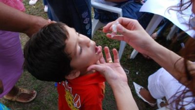2467-municipio-realiza-vacinacao-contra-polio