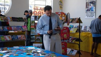 2527-educacao-e-cultura-abre-3-feira-do-livro