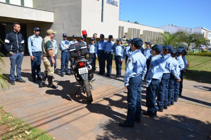 25522-educandos-do-programa-patrulha-mirim-visitam-o-deptran