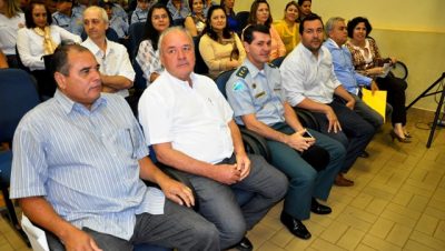 25713-entrega-de-uniformes-aos-programas-sociais