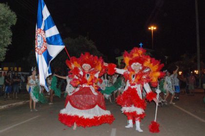 2608-escola-de-samba-promove-churrasco-beneficente