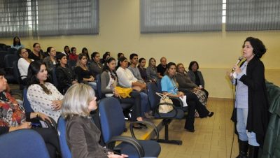 26868-prefeita-participa-de-reuniao-com-beneficiarios-do-programa-vale-universidade