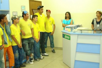 2735-alunos-da-educacao-no-campo-visitam-senai