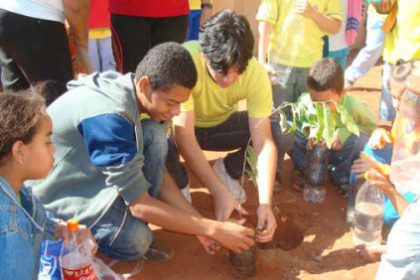 2760-obra-da-nova-escola-eufrosina-recebe-plantio-de-arvores
