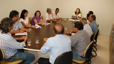 2904-simone-se-reune-com-vereadores-para-analise-de-projetos